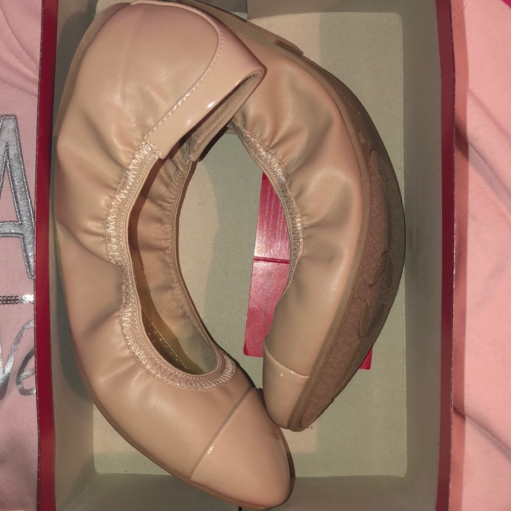 women’s size 12 and 13 shoes - Picture 4 of 6